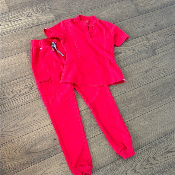 FIGS ladies scrub set - Picture 5 of 9